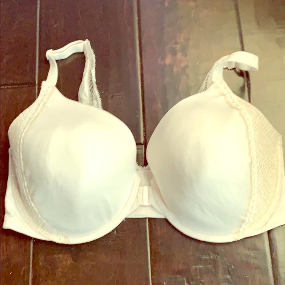 Victoria Secret 38DDD BRA